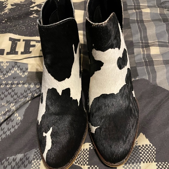 Corkys cow print hair boots size 8 - Picture 1 of 8